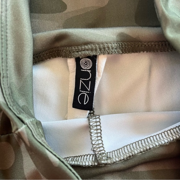 Onzie Moss Camo Leggings. High waist. Army green. S/M - Picture 7 of 13